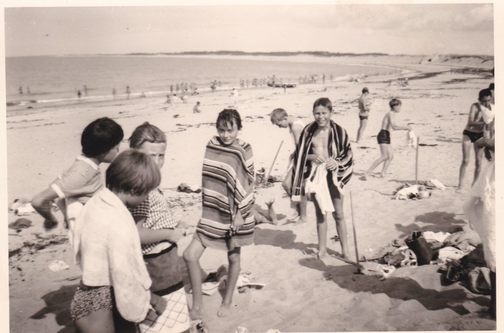 Sur la plage, 1961